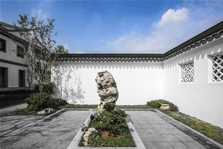 盖东偏房好还是西偏房好