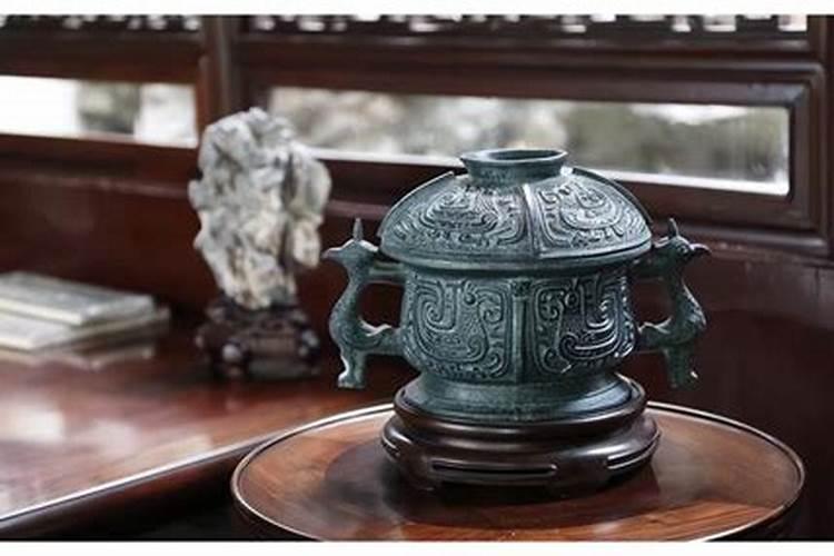 那种礼堂用的暗红色的窗帘是什么料子的啊？