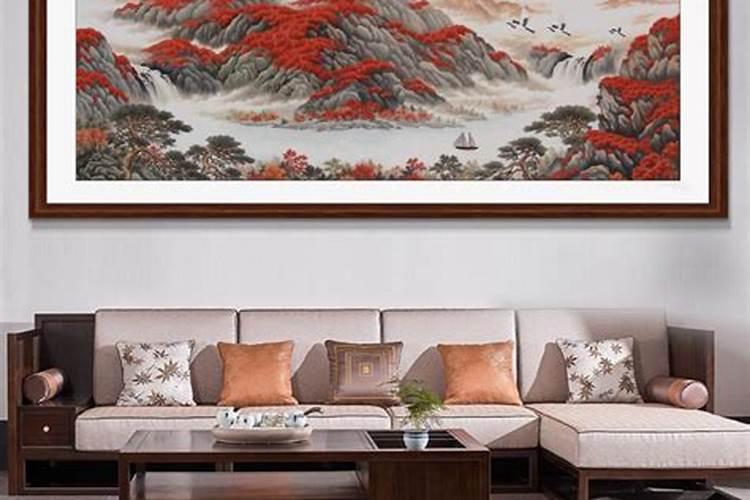 客厅东面宜挂什么画 挂画不能只看风水