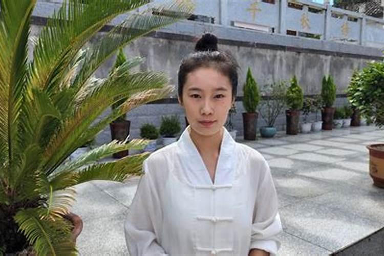 中国的易经大师付易昌和郑竣予谁厉害