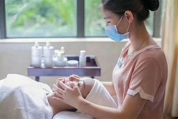 女子24万纹眉改风水,丈夫求退款,纹眉真的能改变风水吗？