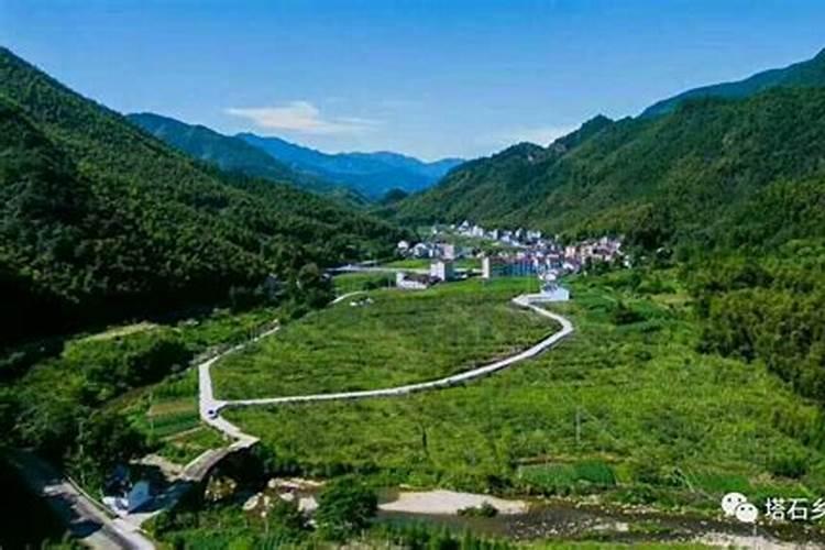 墙上柜子怎么固定的视频教程