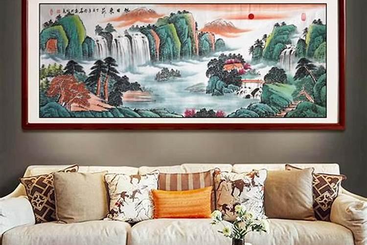 客厅东面墙适合挂山水画？