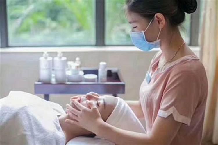 女子花6万纹眉成两把大刀,所谓的风水眉有用吗？