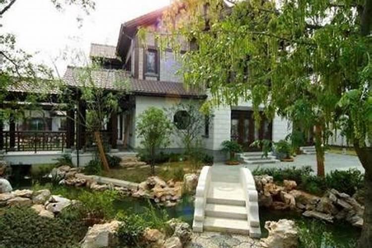 楼下是商铺,楼上是住宅,这是属于商业用地还是住宅用地？