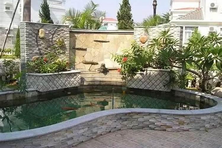 请问在家门的右边建一个鱼池符合风水吗？