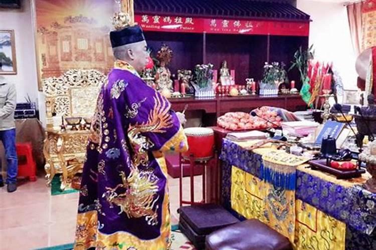 相扑为什么要穿兜裆布