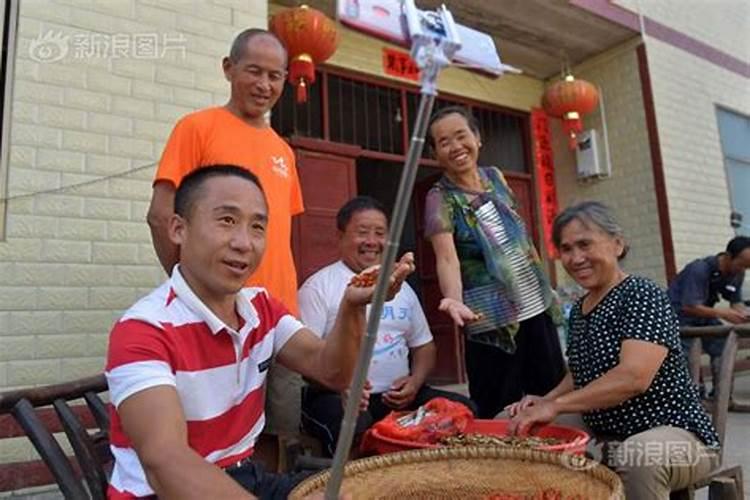 对领导抱拳是什么意思？