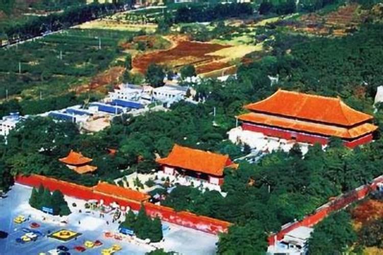 八宝山和十三陵哪个风水好