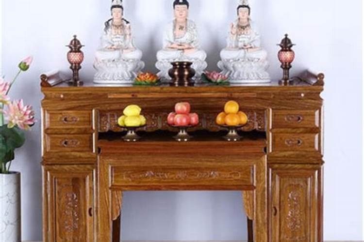装神坛时供桌上两支蜡烛同时点燃,一支燃得很快,另一支燃得慢有什么...