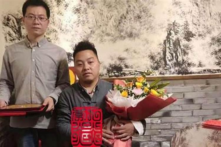 短篇小说丨青山与海:他伤害了阿玉,也伤害了自己,可最后他放过了阿玉...