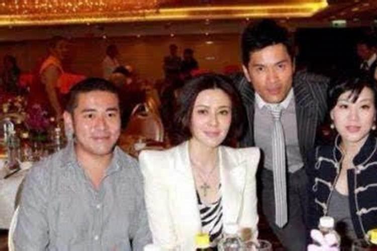 民间风水故事传奇:刘半仙看墓地