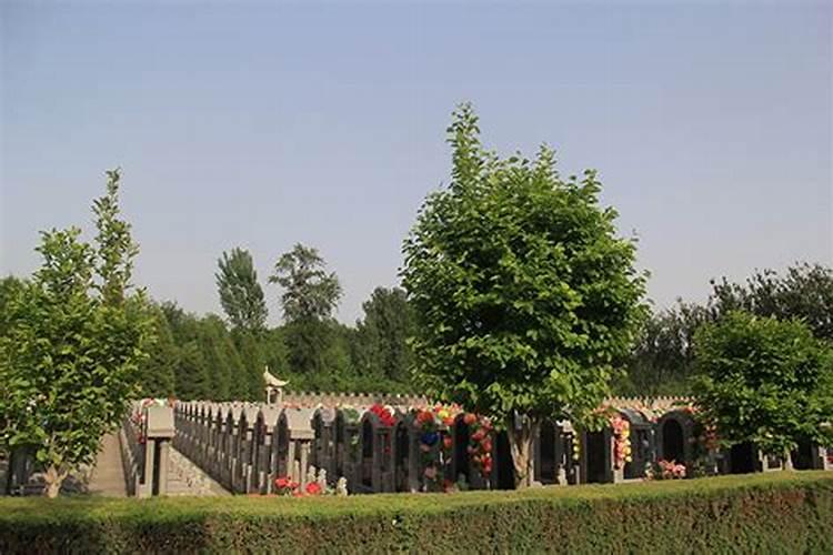 墓地上建房对人有什么影响,如何化解