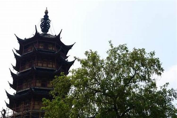 住宅前边有古建筑好不好