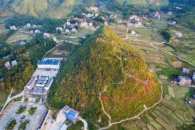 房子风景画挂在哪个墙