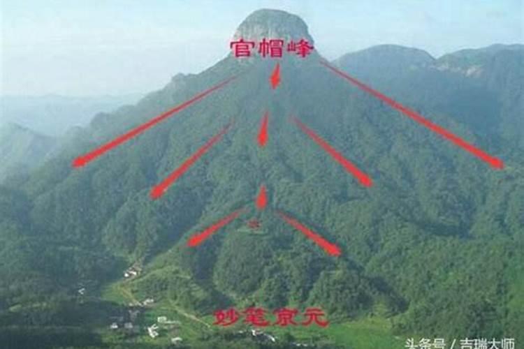 卧室灯选圆形好还是方形好
