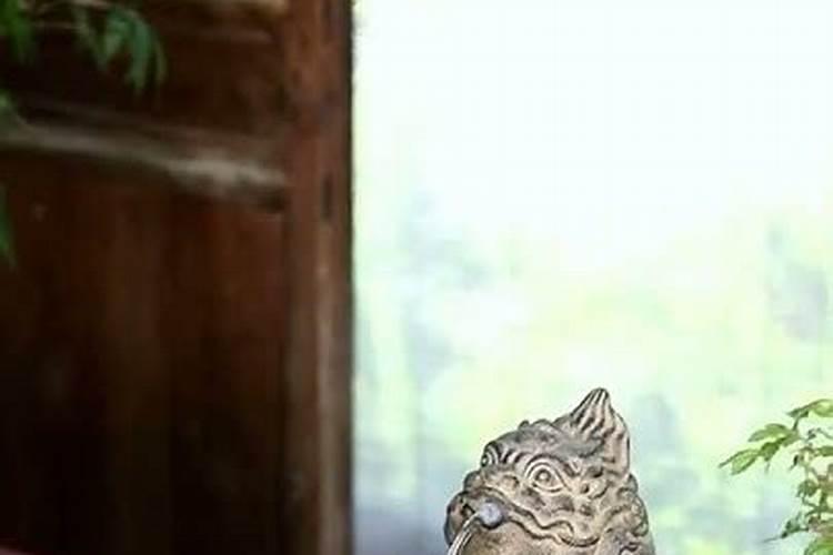 影帝梁朝伟认他做干爹,张国荣刘嘉玲难见他一面,白龙王到底什么来头？