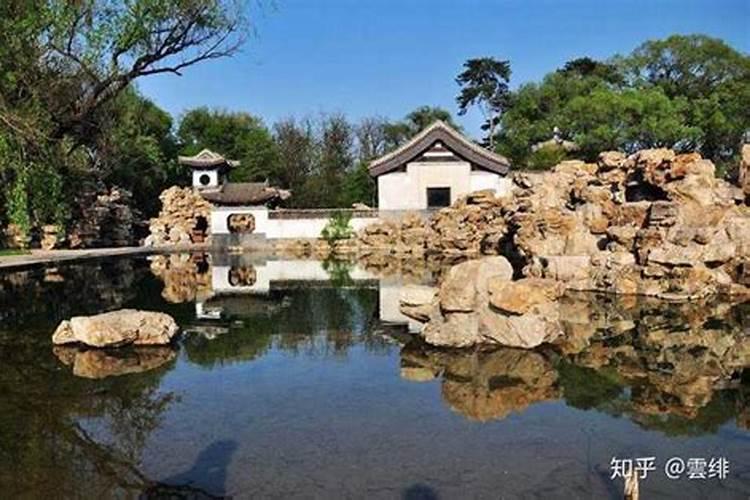 卧室太大怎么设计比较好？