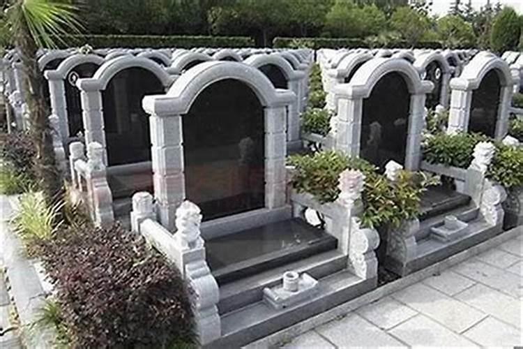 小区盖在坟地里,风水怎么样坟场推平和建小区房能住吗？