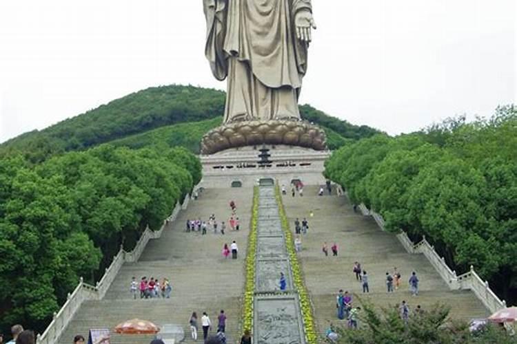 灵山大佛一“佛在灵山莫远求,灵山只在汝心头。”