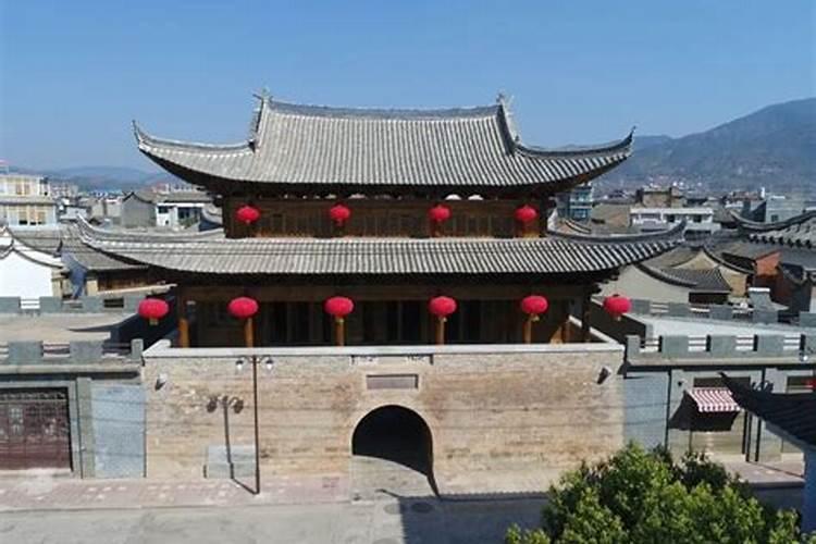逃脱18年罪犯包装成易学大师,十八年前他都犯了什么罪？