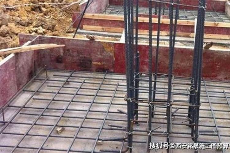 请问,祖坟西北角四米处立个铁杆子对后代有影响吗？