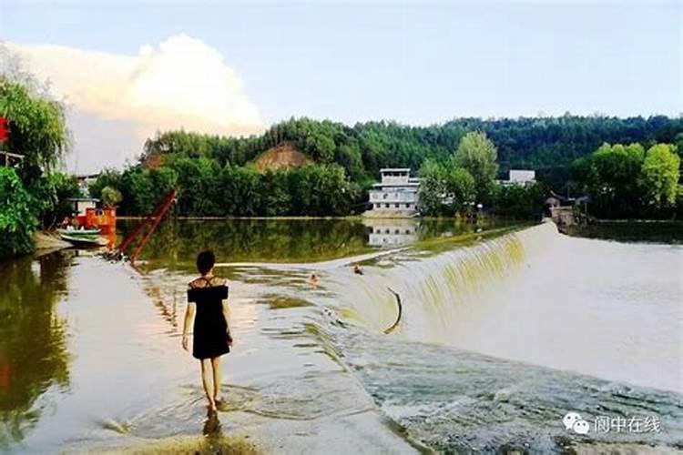 网络作家青子探秘阆中古城风水文化:山水有情 天人合一