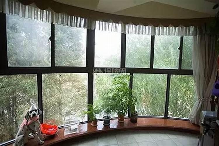 屋子太老,过去必承受太多人间怨气,久住则易受影响,这可信吗？