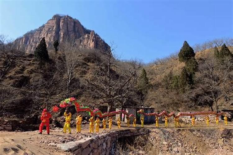 一半是墙一半是玻璃,这种新颖隔断你见过吗做了你就知道它有多实用百...