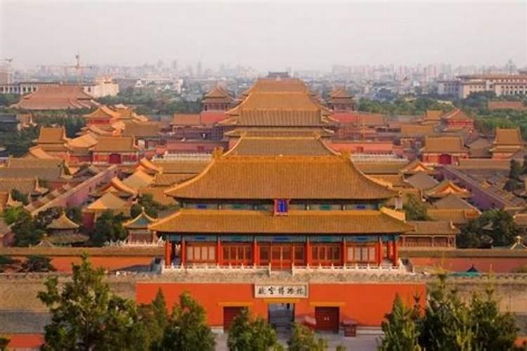 三面环水,一面靠大路,风水怎样？