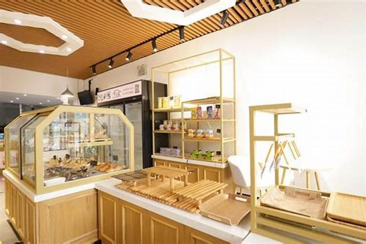 铺面风水如何布局!公路是下坡!!!请大师指点下!!开甜品店!!阳历92...