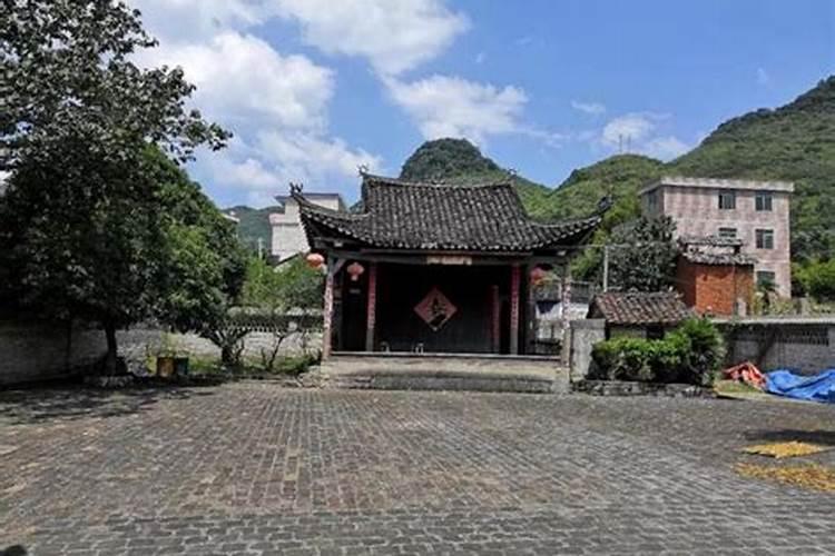 为什么把房子建在山坳里