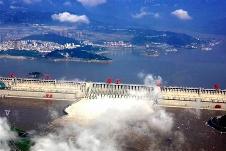 重庆洪水淹了朝天门,本地人说风水坏了,是何原因？
