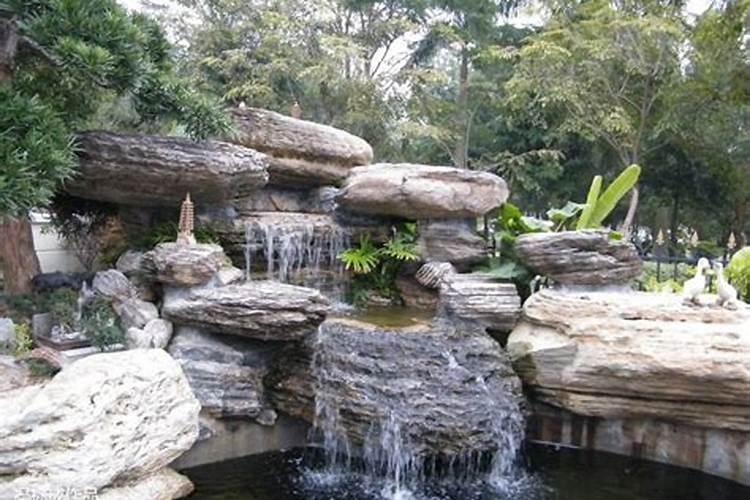 别墅假山鱼池风水