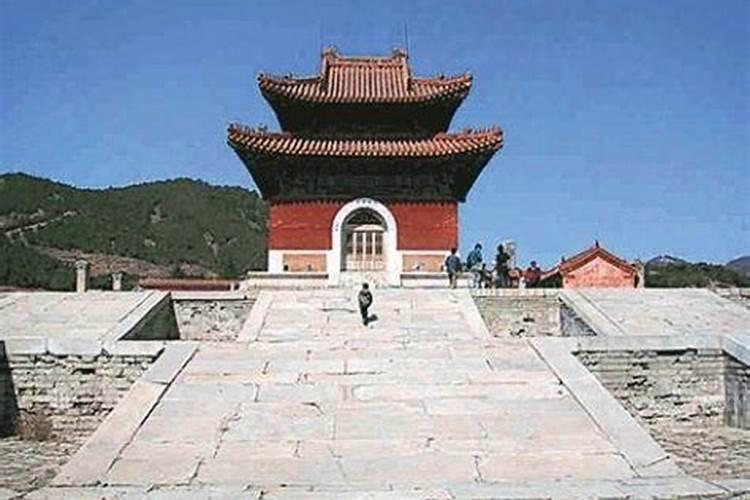 为什么十三陵只挖定陵？