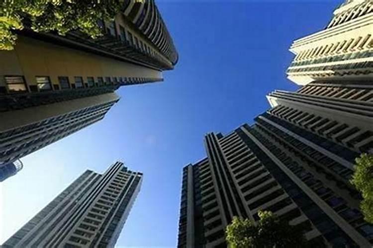小区的侧门是政府大楼好吗