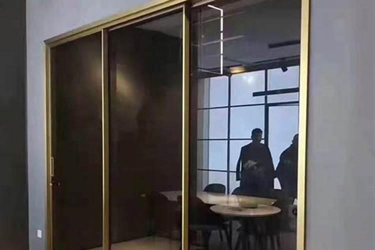 7平方的卧室装1.4米的移门会影响风水吗？