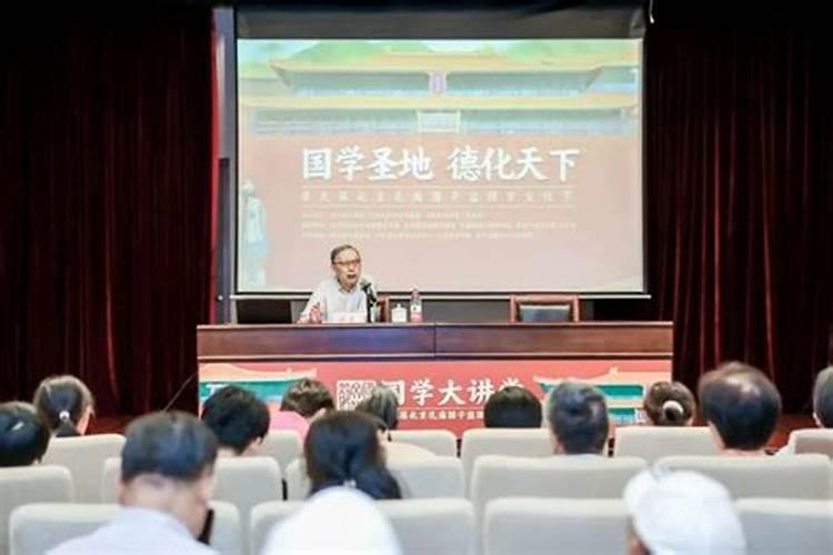 上海龙柱打桩出血图片(上海龙柱真的暗藏玄机)