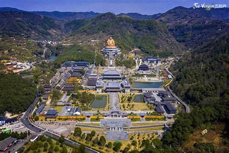 溪口雪窦寺方丈是哪位···