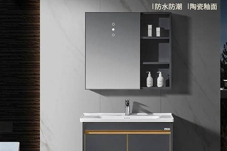 请问董的发音是Tung吗,