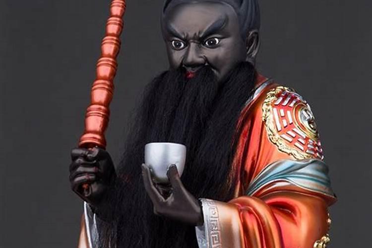 一共三层的饭店,在三层楼上设睡觉的房间,符合消防规定吗？