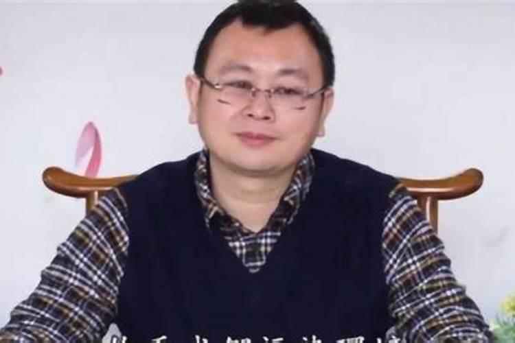 身为教师又做风水先生合法吗？