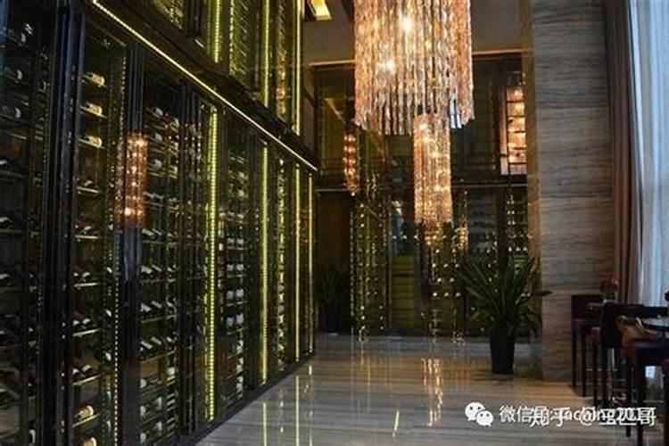 请问门上有柜风水好嘛？该如何化解呢？