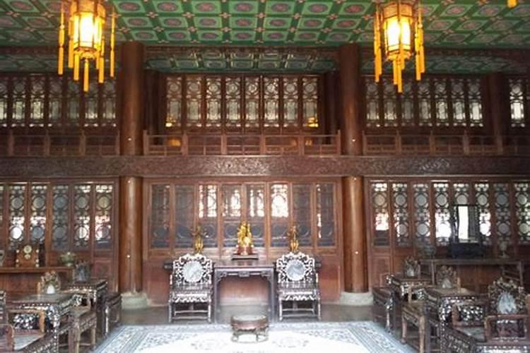 和珅选宅极重风水,其宅豪华堪比皇宫,他死之后,他的宅子去了哪里？
