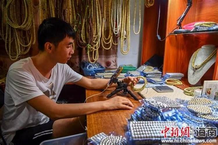 客厅三角形风水好不好摆放客厅放三角形的物件好吗