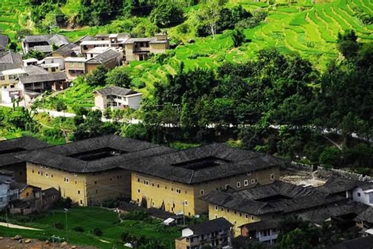 福建土楼像什么？