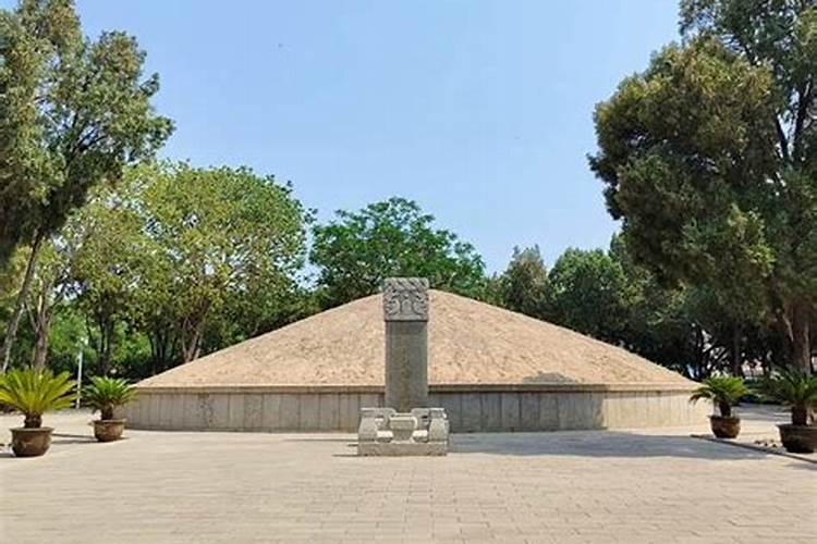 请问:颜真卿 的《祭侄书 》原文和译文是什么？