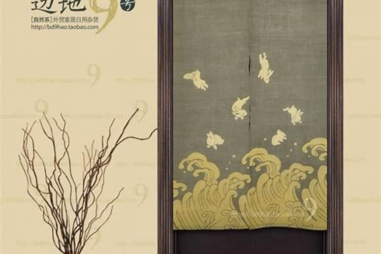 卧室门对着卧室门,其中一个挂门帘可以吗？还是两个都挂？