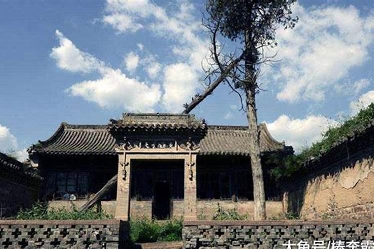 房子在寺庙后面好吗