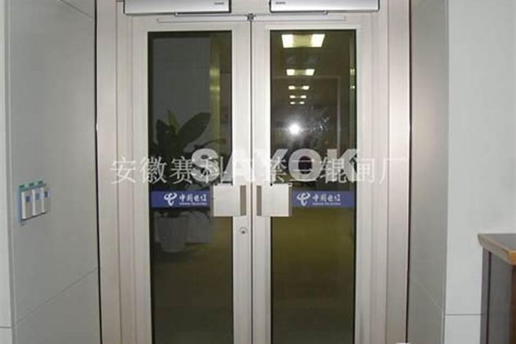 用8根牙签摆两个口字,动两根牙签变一个字